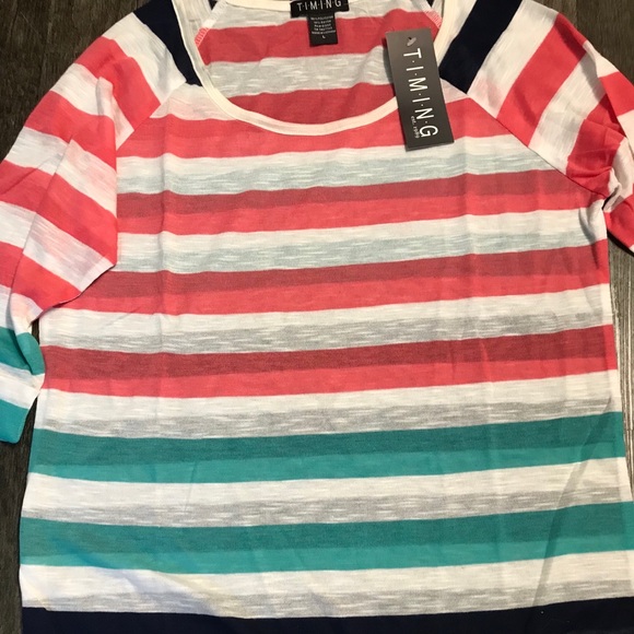 Only 1 left.  😍Small. 🤩 Cute 🥰 Striped Top - Picture 5 of 8